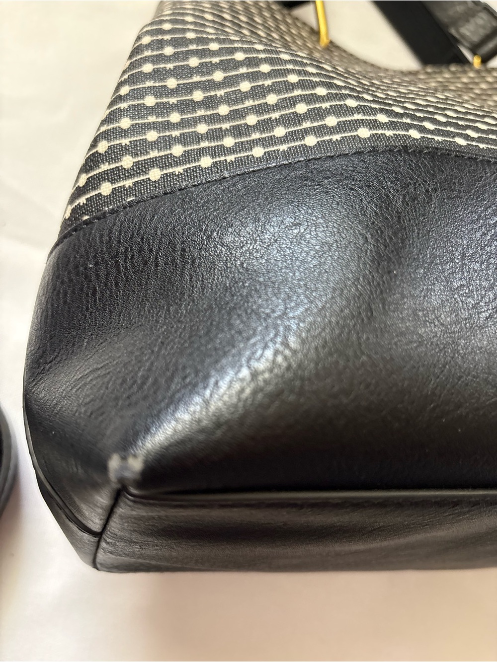Fossil Convertible Black and White Pattern Satchel with Gold Hardware - Picture 9 of 16